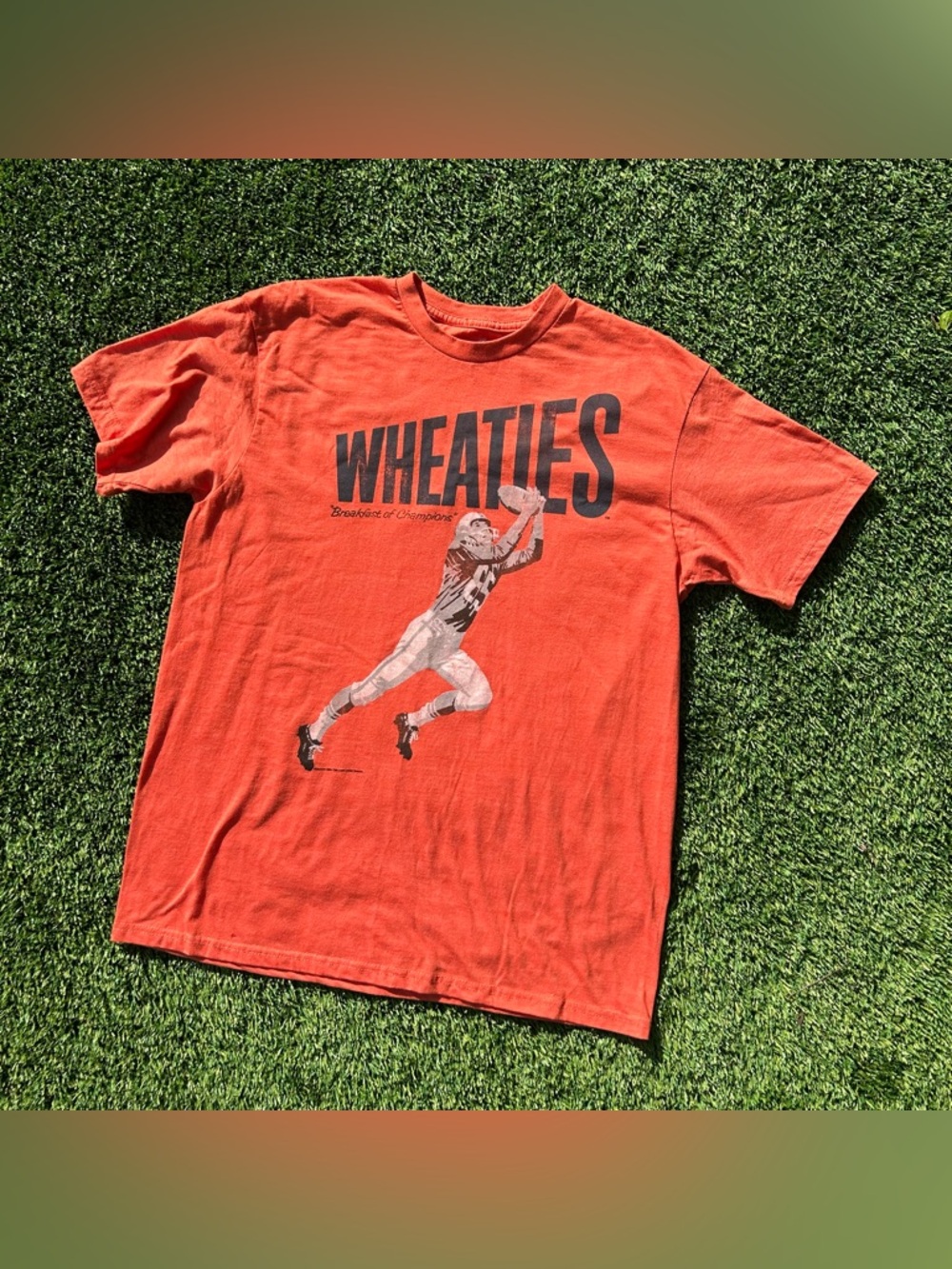 Men's L Wheaties Cereal Shirt Breakfast of Champions Football Player Tee